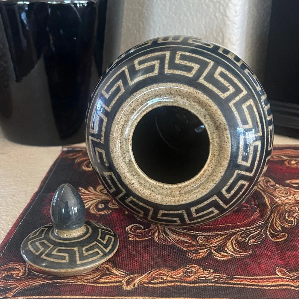 Elegant Black and Gold Patterned Vase - Picture 5 of 7